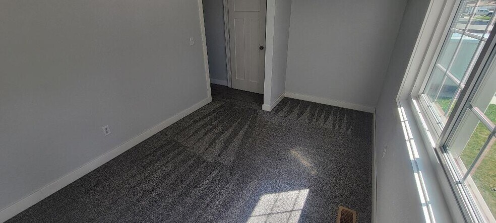 Building Photo - 8066 W Hummel Dr