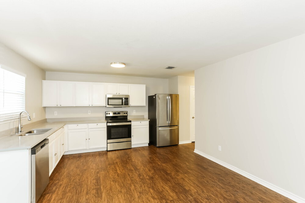 Building Photo - 7953 Meadow Spring Ln