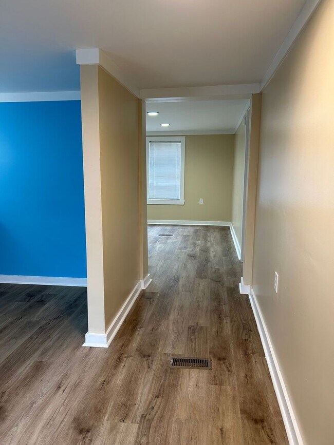 Building Photo - Spacious 3-Bedroom, 2-Bath Mobile Home on 1 Acre – Pet-Friendly and Perfect for Outdoor Living!