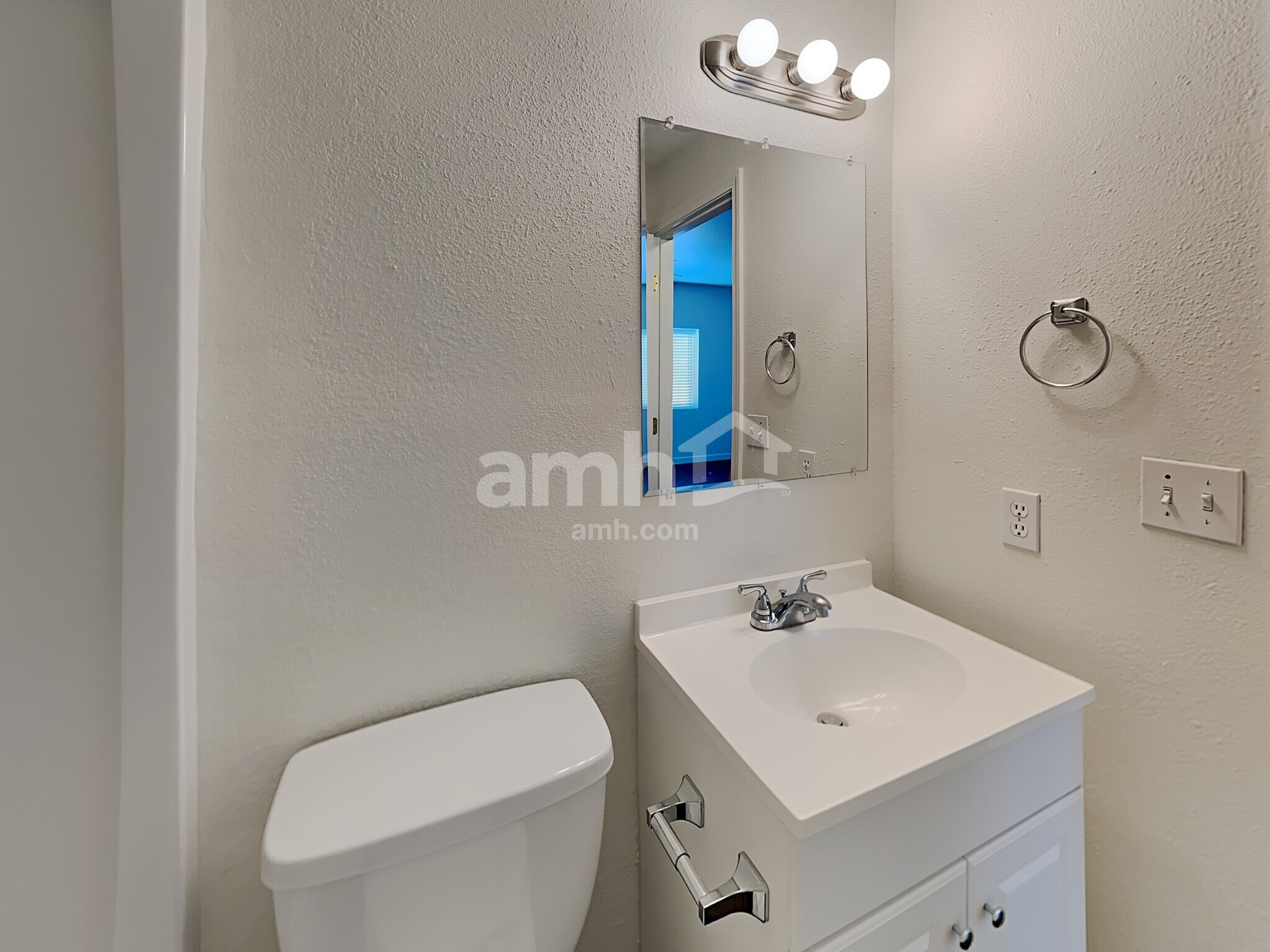 Building Photo - 7890 W Powell St