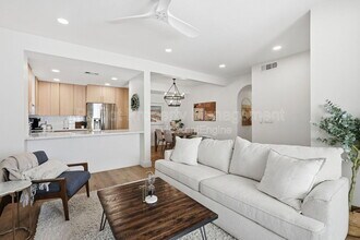 Building Photo - 9708 E Vía Linda