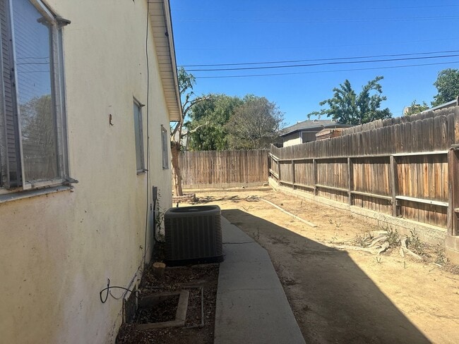 Building Photo - 2518 San Pablo Ave