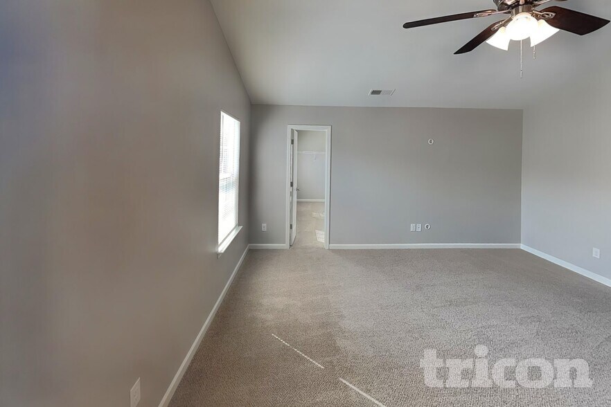 Building Photo - 152 King William Dr