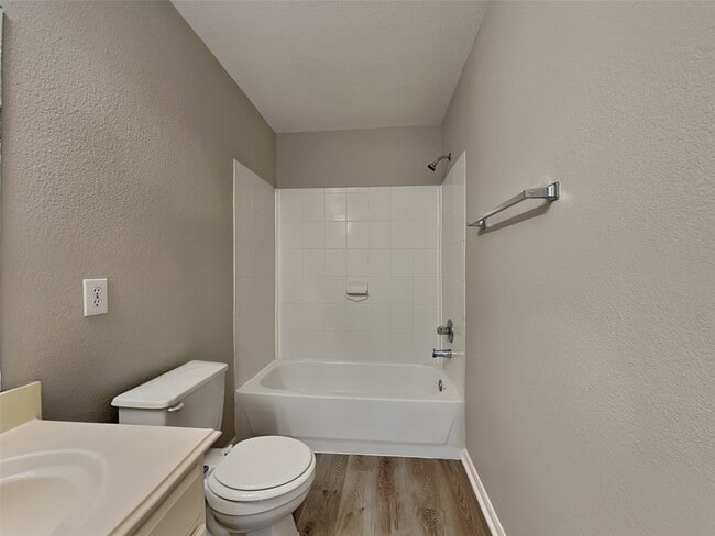 Building Photo - 21618 Rain Leaf Ct