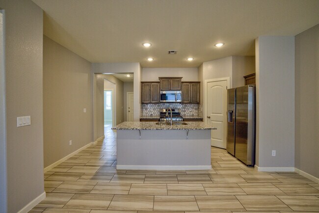 Building Photo - 11491 Summer Dr