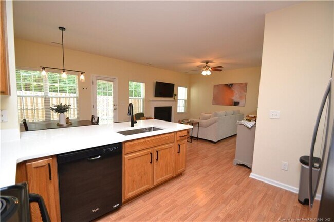 Building Photo - 3115 Manhasset Ln