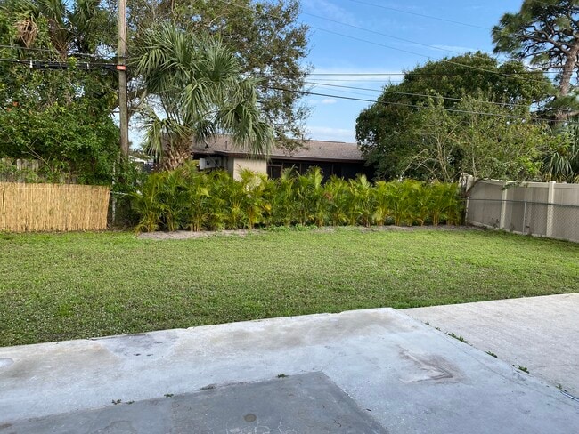 Building Photo - 793 Bianca Dr NE