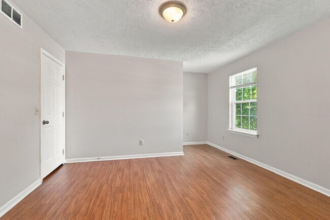 Building Photo - 119 Crosskey Rd