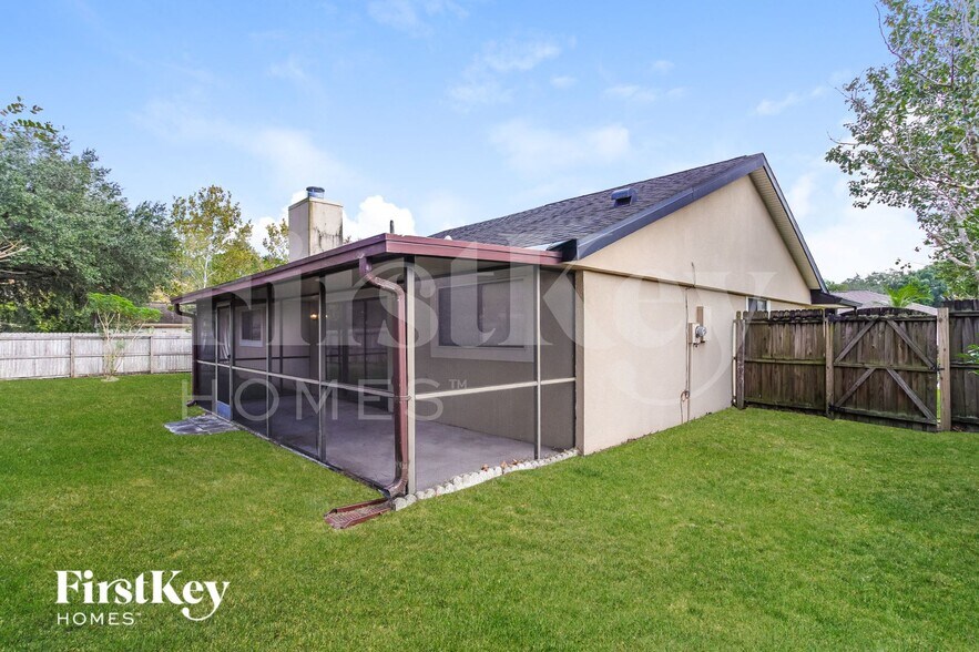 Building Photo - 709 Heather Ln