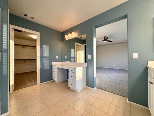Building Photo - Beautiful 4 bedroom two story house with RV parking for LEASE in Murrieta!
