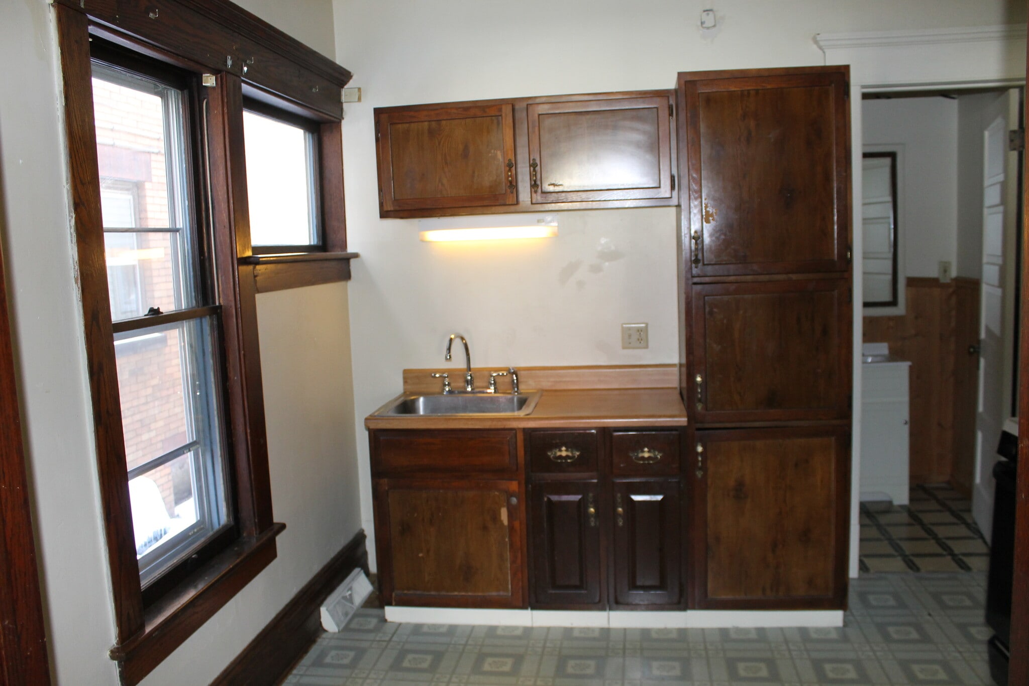 Building Photo - 453 W 8th St