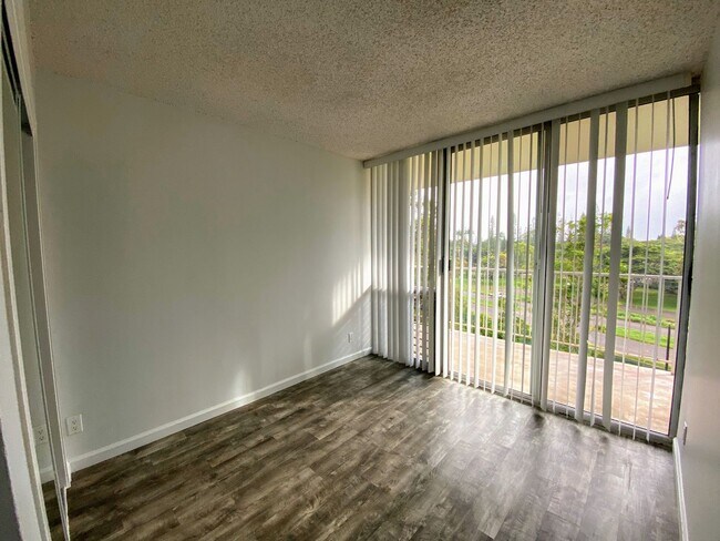 Building Photo - 358NEW