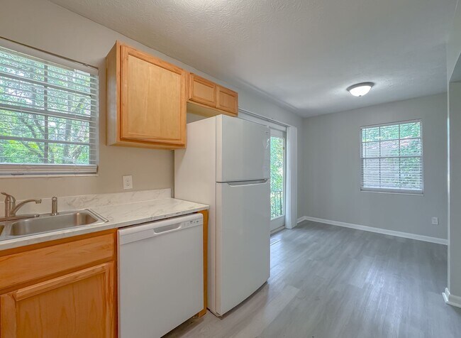 Building Photo - 1726 Hartsfield Rd