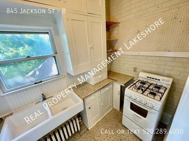 Building Photo - 845 Jackson St