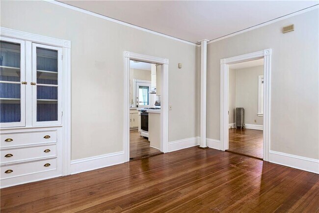 Building Photo - 128 Congdon St