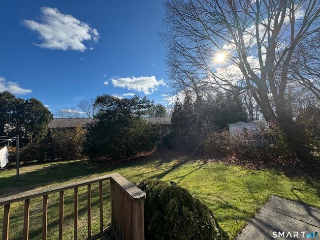 Building Photo - 11 Trefoil Ct