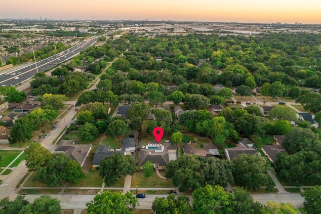 Building Photo - 15309 Glamorgan Dr