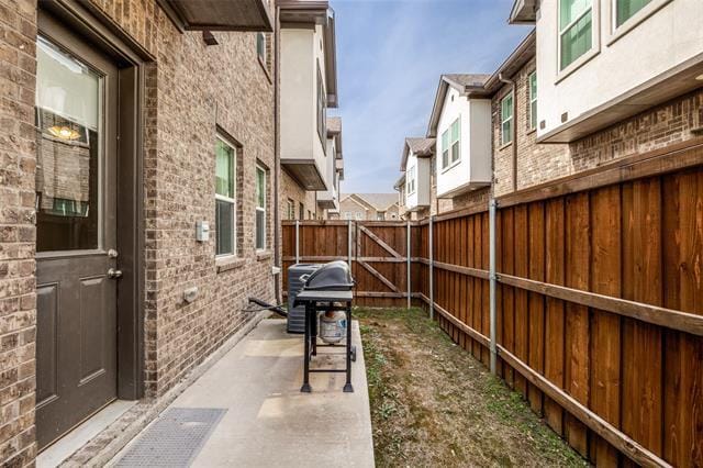 Building Photo - 2415 Acorn Ct.