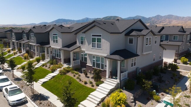 Building Photo - GET THE FIRST MONTHS RENT FOR FREE!!!