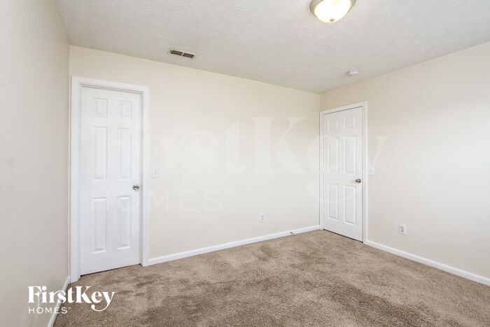 Building Photo - 10920 Middlebrook Ln