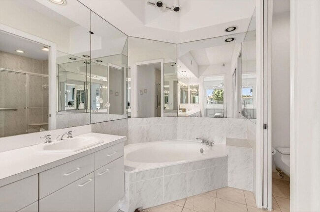 Building Photo - 2512 Coco Plum Blvd