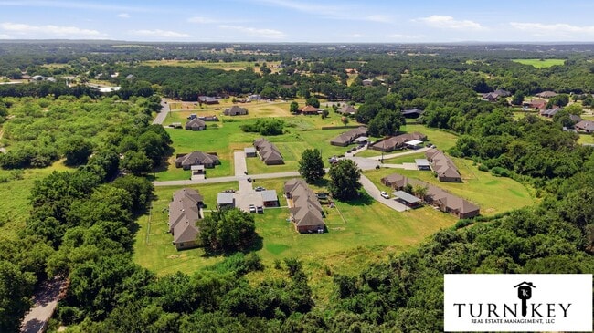 Building Photo - 131 Sunburst Ct