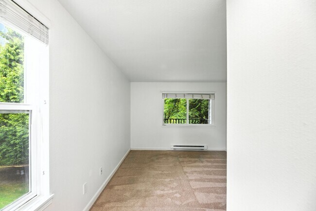 Building Photo - Kirkland Place Condominium