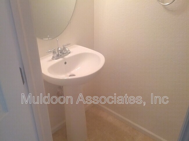 Building Photo - 2273 Falkirk Dr