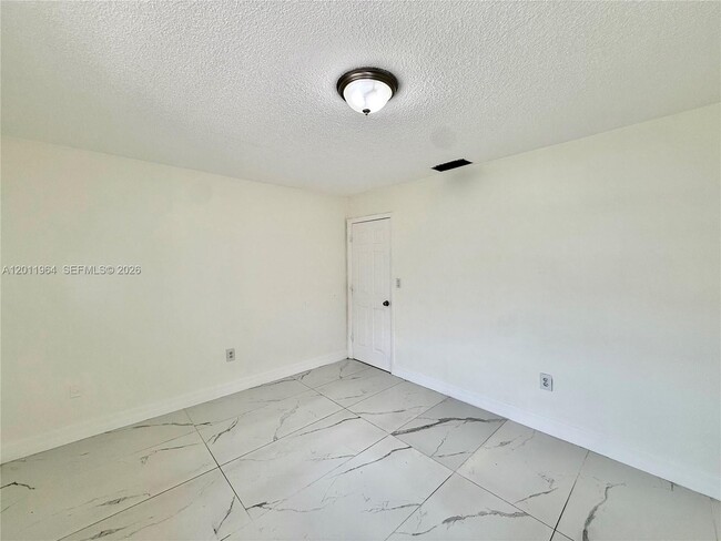 Building Photo - 950 NW 109th St