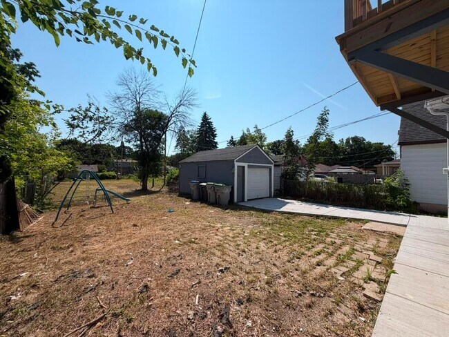Building Photo - 4640 N 54th St
