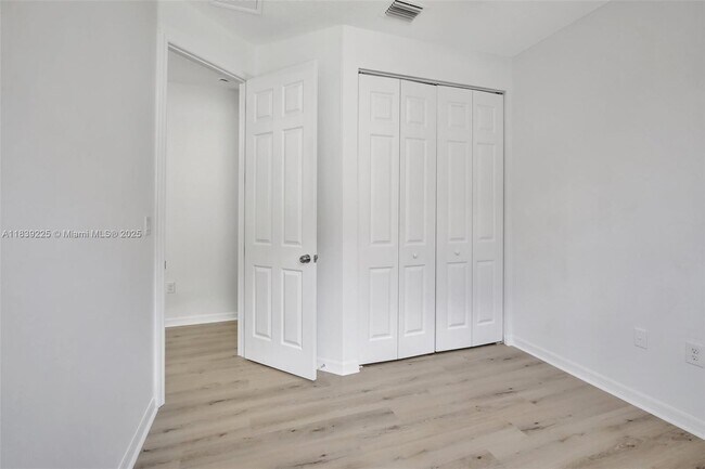 Building Photo - 9135 SW 36th Mnr