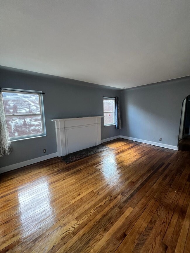 Building Photo - 10141 Roxbury St