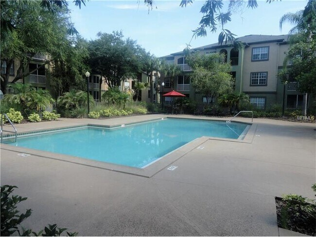 Building Photo - TEMPLE TERRACE: Second floor unit $1450 month. Gated Community! Convenient to USF