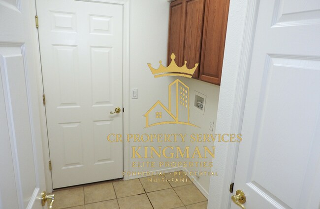 Building Photo - Desirable Ridgeview Ranch 3+2 home Hualapai Mountain Road