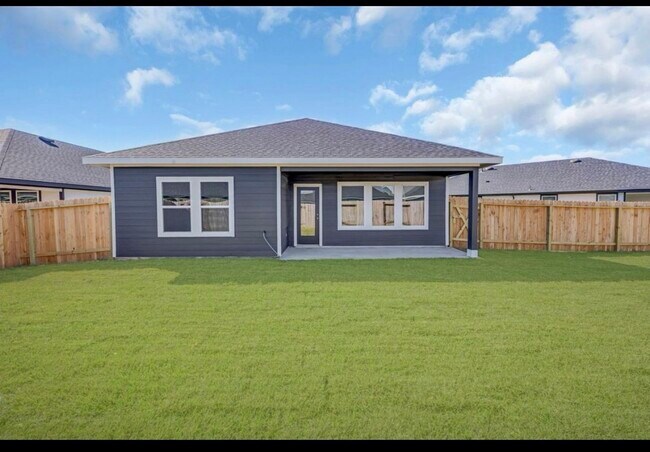 Building Photo - 31827 Kellan Grv Ct