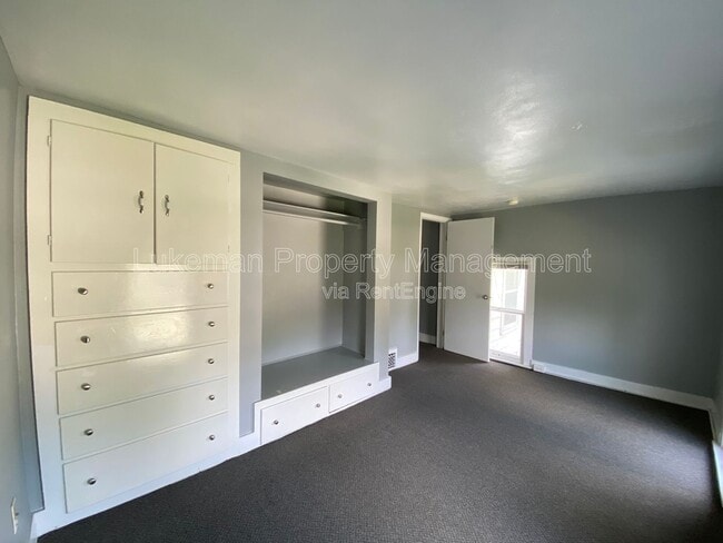 Building Photo - 727 Wheaton Ave