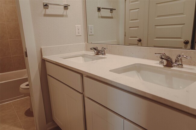 Building Photo - 8494 Sweet Cherry Ln