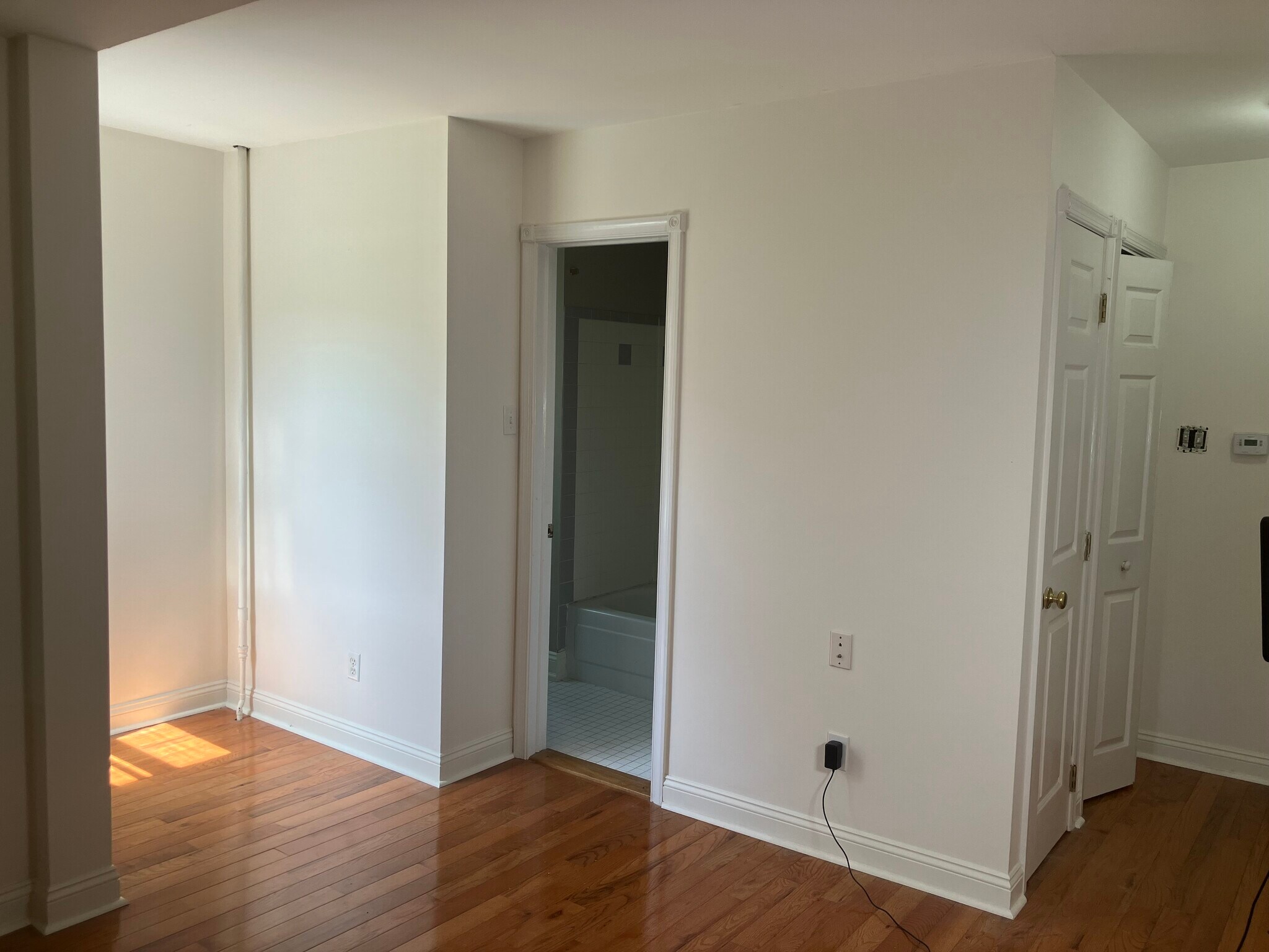 Building Photo - 430 E Franklin St