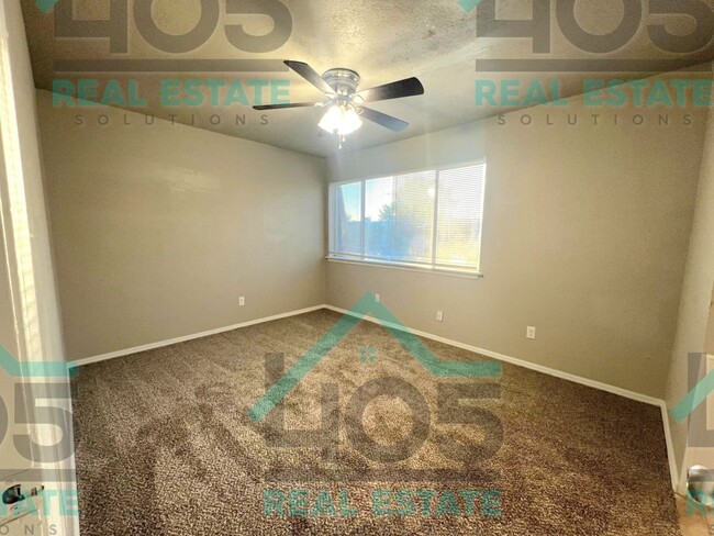 Building Photo - 3 Bedroom Townhome- Norman