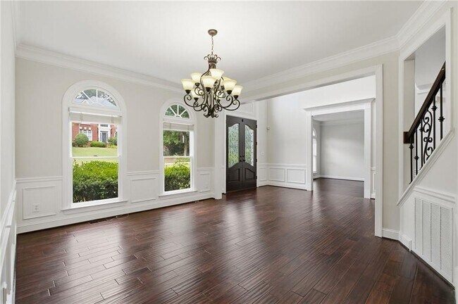 Building Photo - 730 Rose Creek Cir