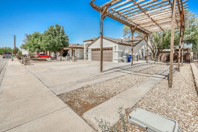 Building Photo - 5948 Anapaula Dr