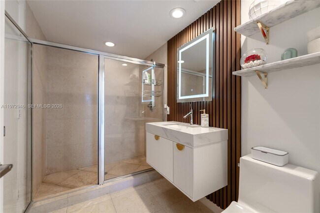 Building Photo - 495 Brickell Ave