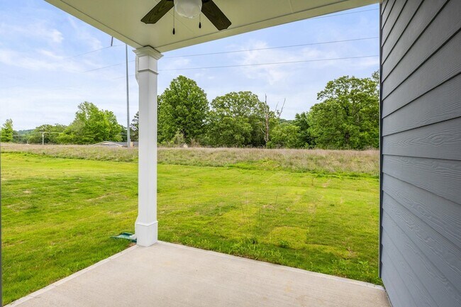 Building Photo - 326 Red Tail Dr