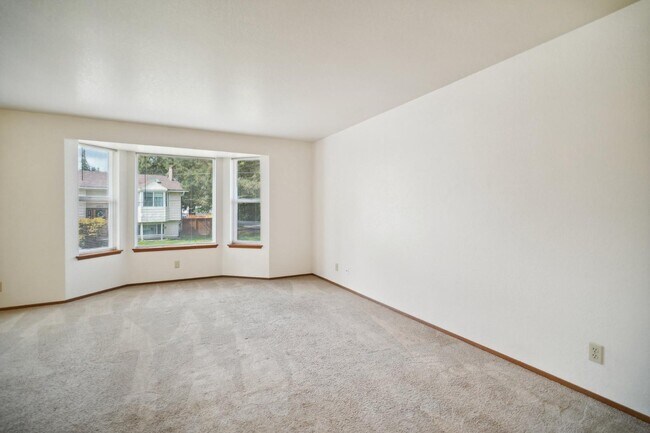 Building Photo - 13411 Meadow Rd