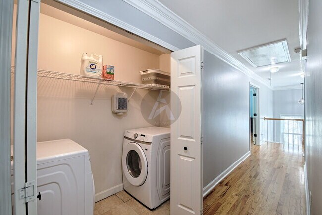 Building Photo - 3786 Upland Dr