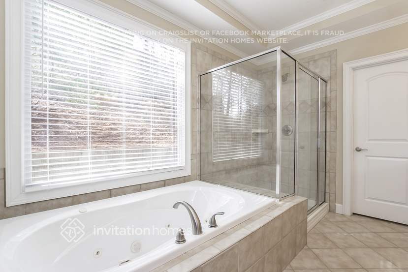 Building Photo - 215 Montana Way