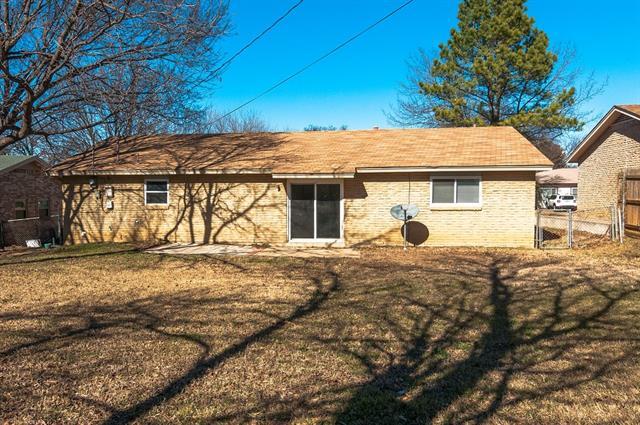 Building Photo - 611 Johns Dr