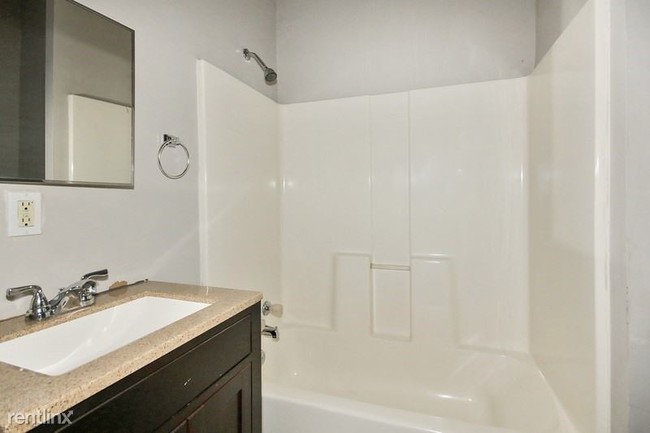Building Photo - 2 br, 1 bath House - 1818 LAKEWOOD Avenue