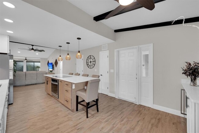 Building Photo - 15761 Windward Way Cir