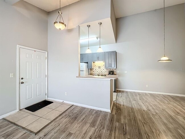 Building Photo - 185 N Pearl Lake Causeway